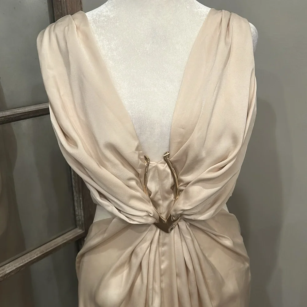 ASOS design satin plunge front maxi US 10 - Picture 4 of 7